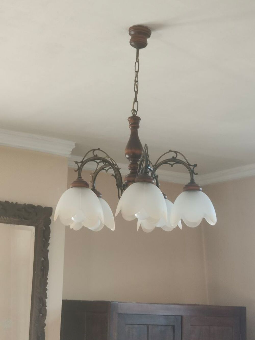 lustre en bois et laiton Décoration