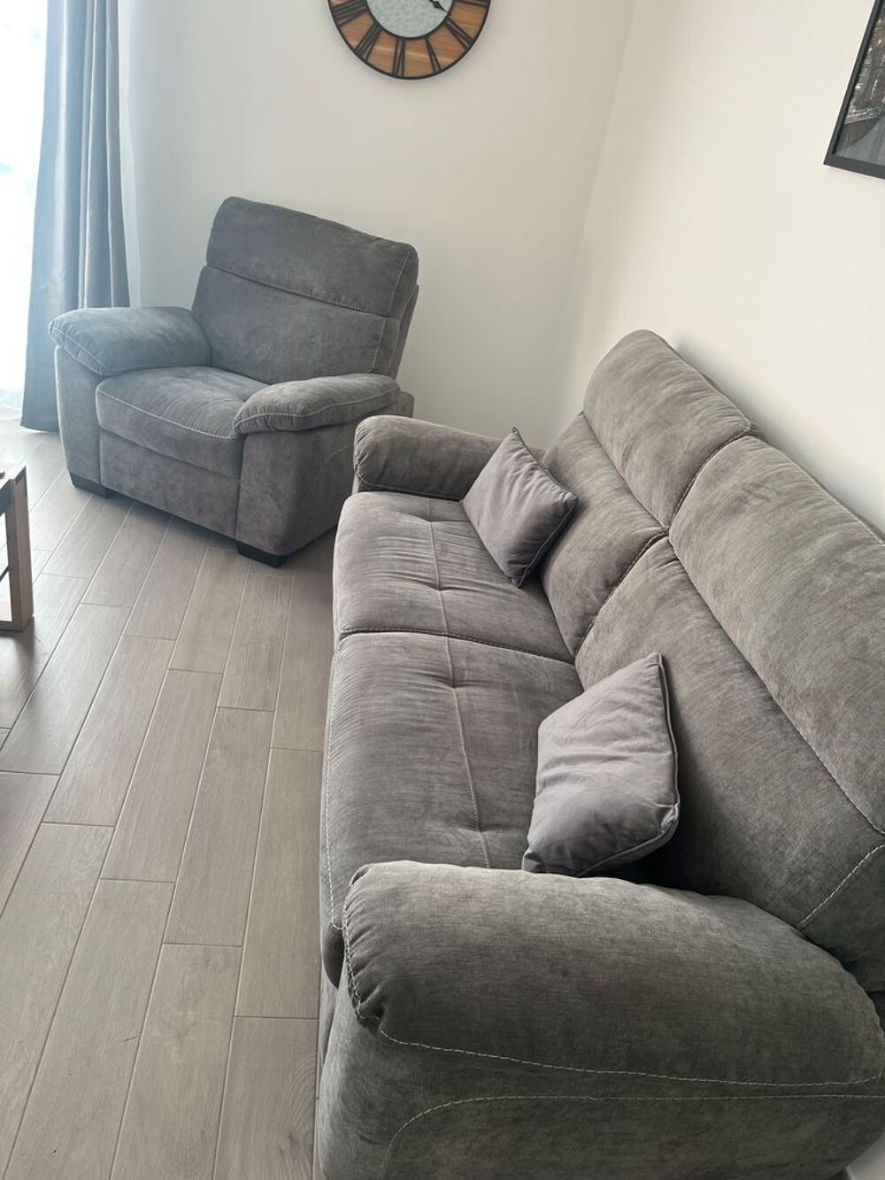 Canap&eacute; deux places et fauteuil assorti Meubles