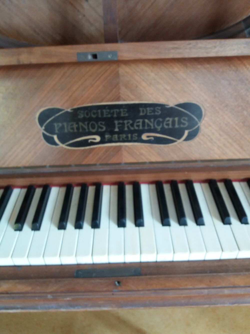 piano droit Instruments de musique