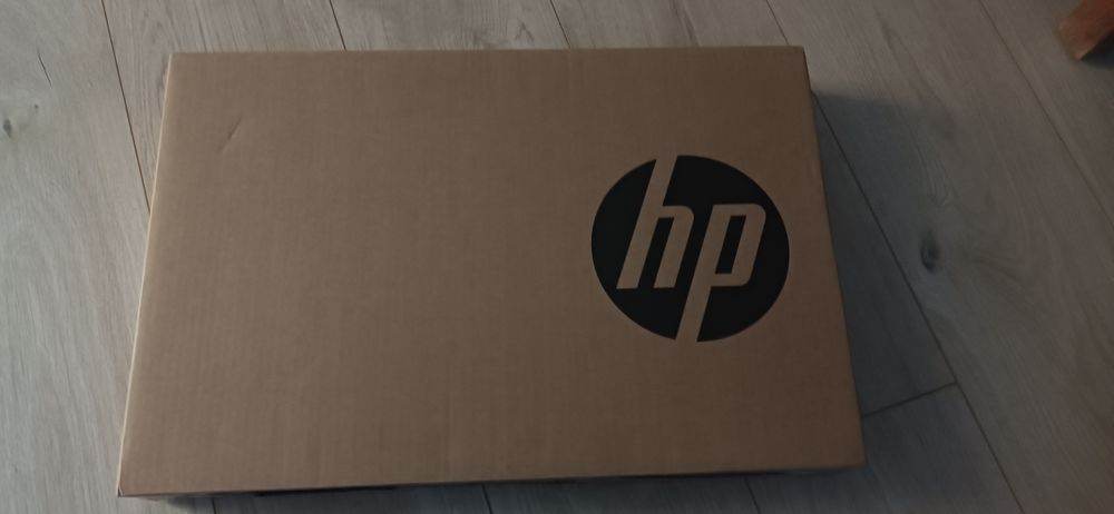 Ordinateur portable HP neuf 
17 pouces Matériel informatique