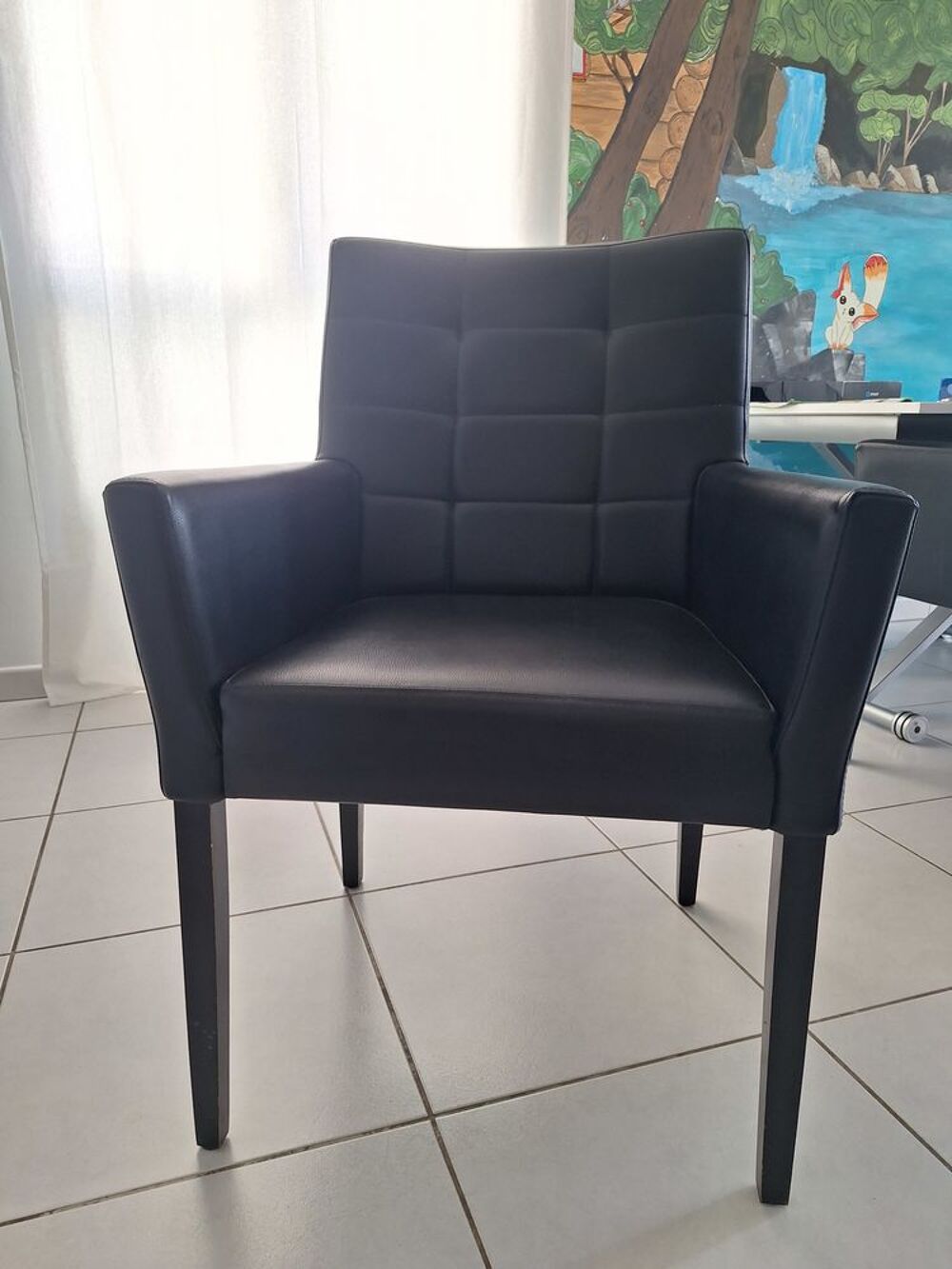 [] Lot de 4 chaises noires Meubles