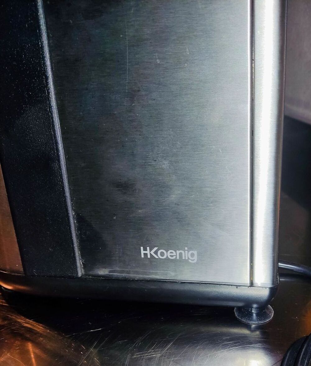 Extracteur de jus h.koenig avec 3 bouteilles en verre Electroménager