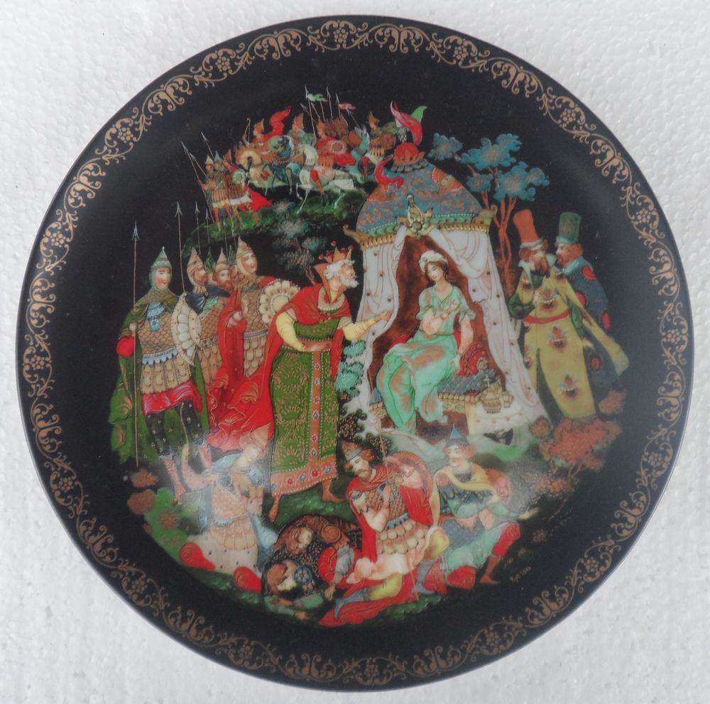 Collection de 9 magnifiques assiettes d&eacute;coratives Russes Décoration