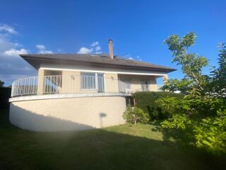  Maison  vendre 9 pices 260 m