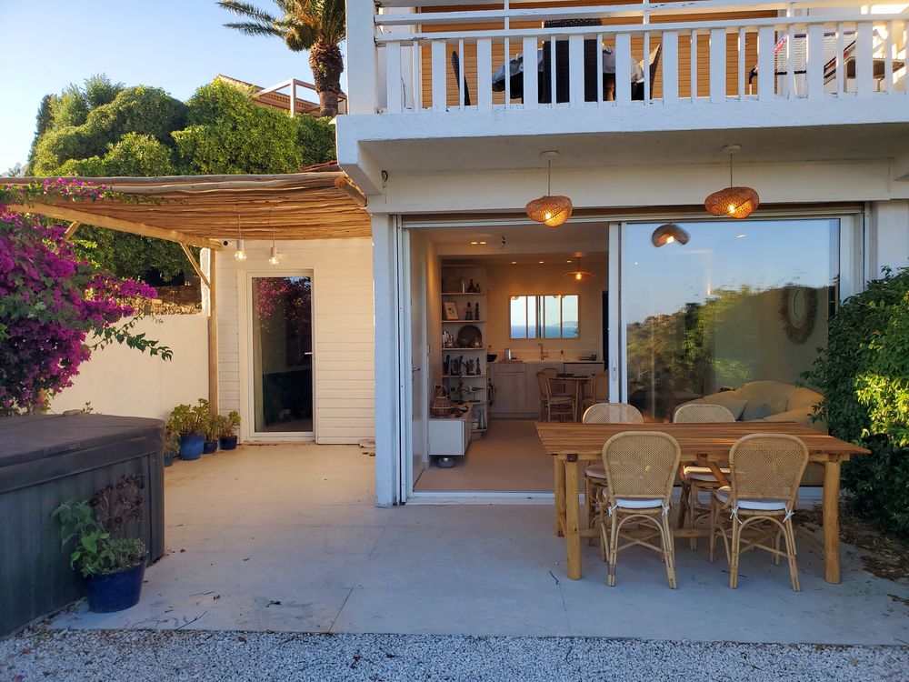 Vente Appartement APPART VUE MER - 3 Pièces - 43 m2 (33 Carrez) - Jardin 50 m2 Le lavandou