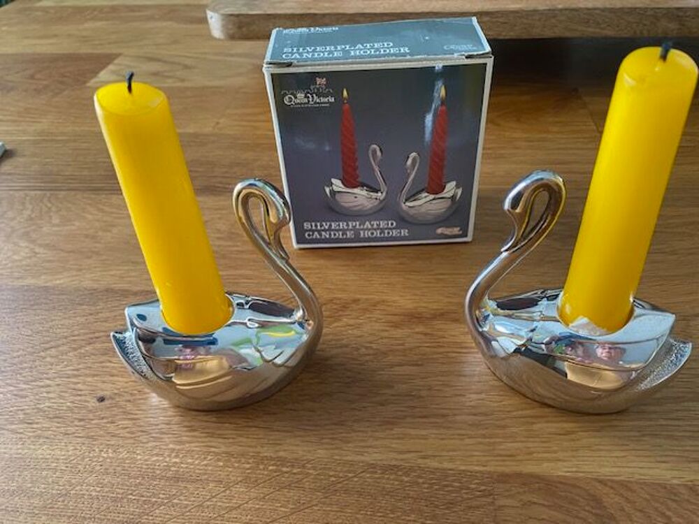 2 Bougeoirs cygne en plaqu&eacute; argent D�coration