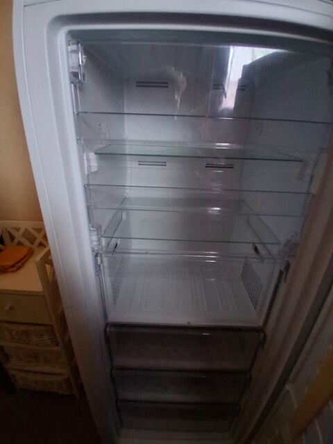 Conglateur vertical blanc avec tiroirs 400 Vic-le-Comte (63)