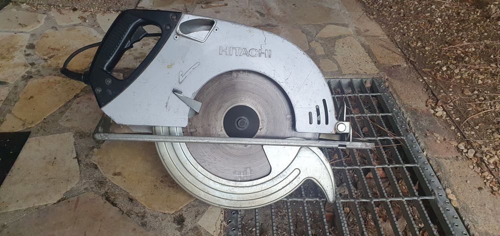 HITACHI Scie circulaire grand model Bricolage