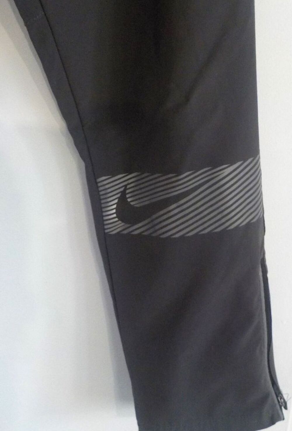 PANTALON JOGGING GRIS FONCE NIKE DRI-FIT TAILLE L Vêtements
