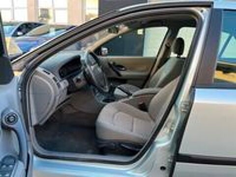 Laguna II Laguna Evolution 1.8 16V Expression 2003 occasion 42700 Firminy