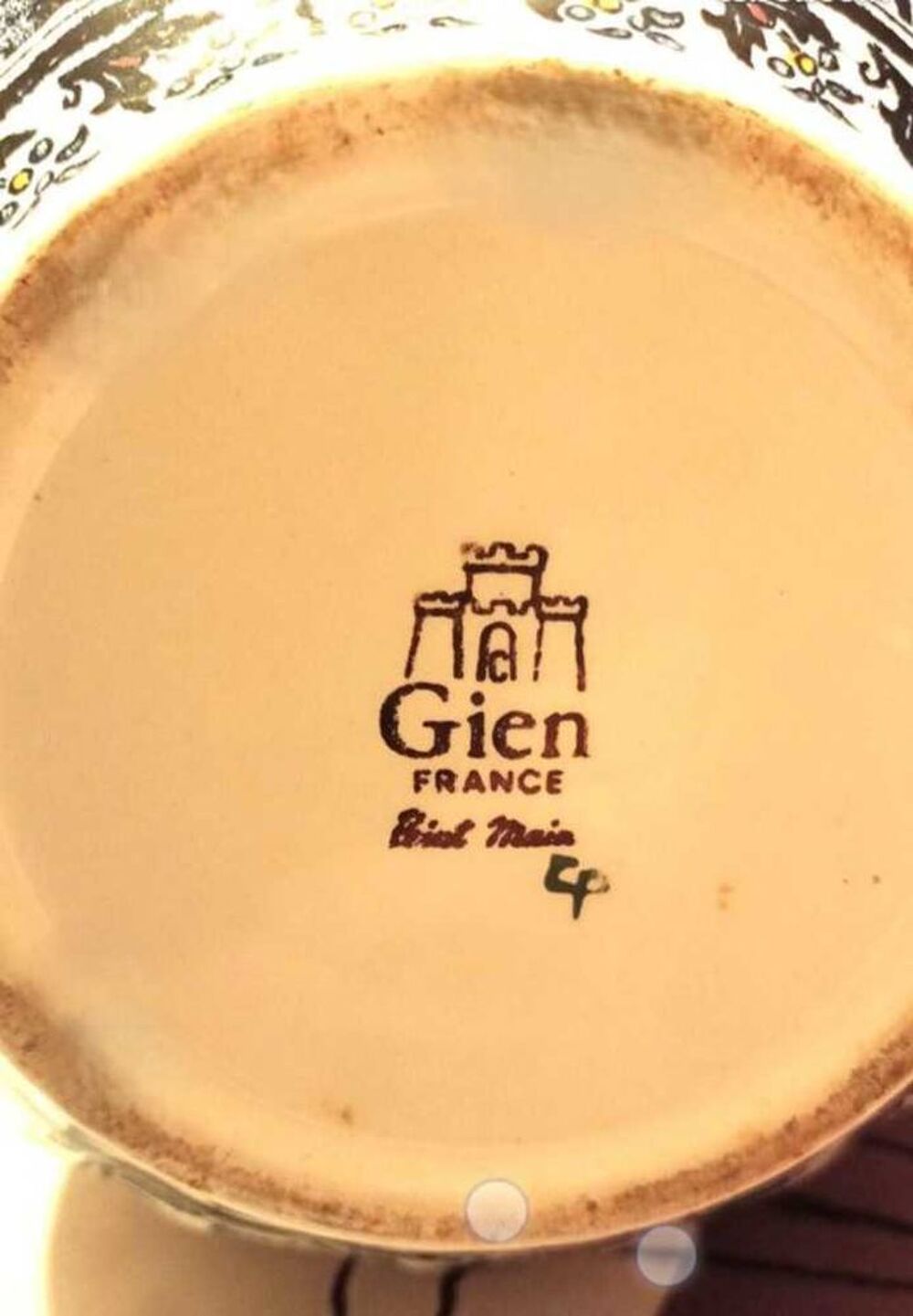 Beau pichet aigui&egrave;re en fa&iuml;ence de Gien motif Cachemire
Décoration