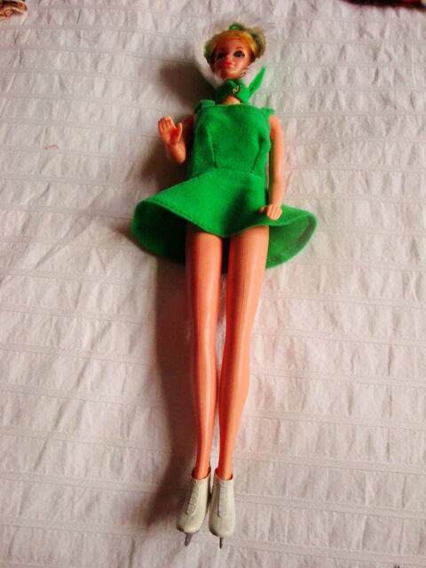 Vtement  pour poupe BARBIE  anne 1970 mattel 20 Nimes (30)