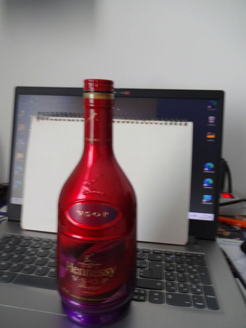 BOUTEILLE VIDE  HENNESSY  0, 70 cl TEL : 0627473514 10 Jarnac (16)