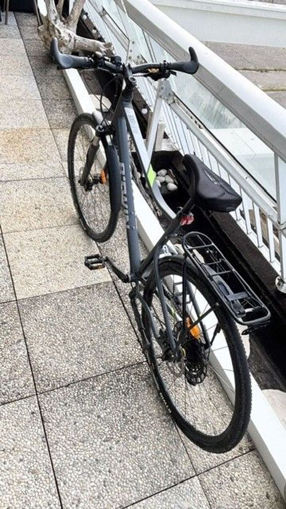 V&eacute;lo VTC mixte BITWIN Riverside 920 tr&egrave;s bon &eacute;tat facture di Vélos