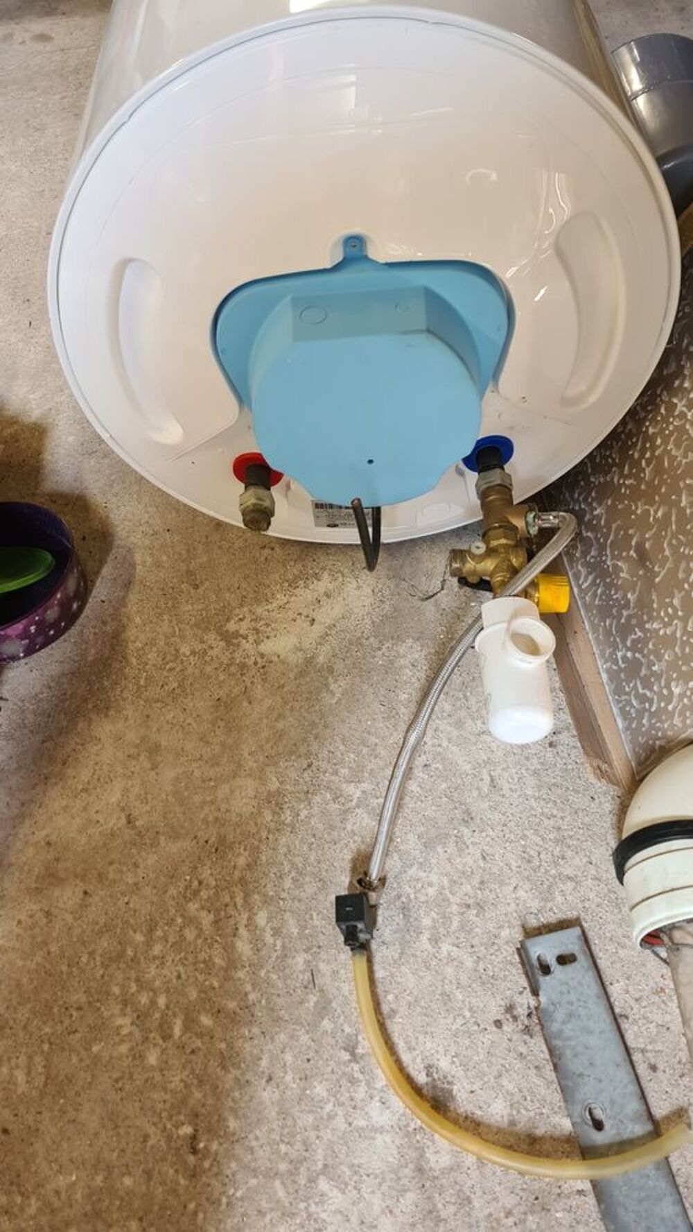 Chauffe eau 200L + tr&eacute;pied + vase expansion Electroménager