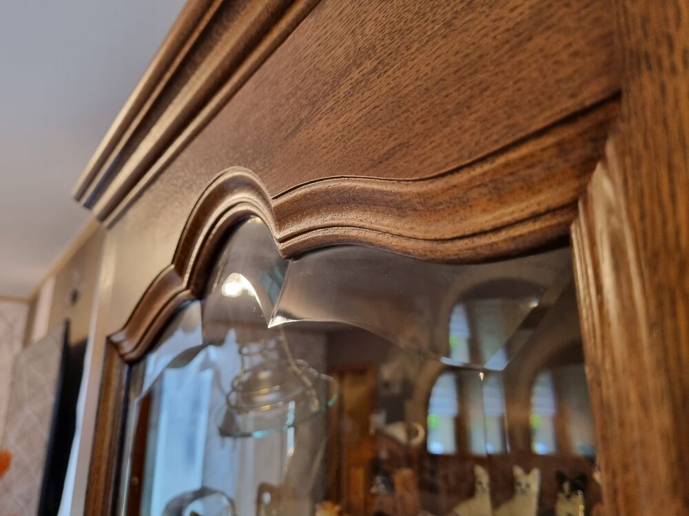 Vitrine d&eacute;corative ch&ecirc;ne et verres biseaut&eacute;s Meubles