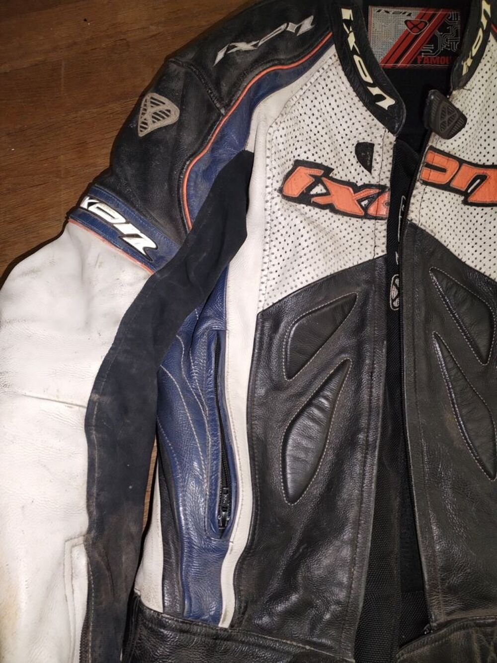 Blouson moto IXON (Taille L)
Vtements