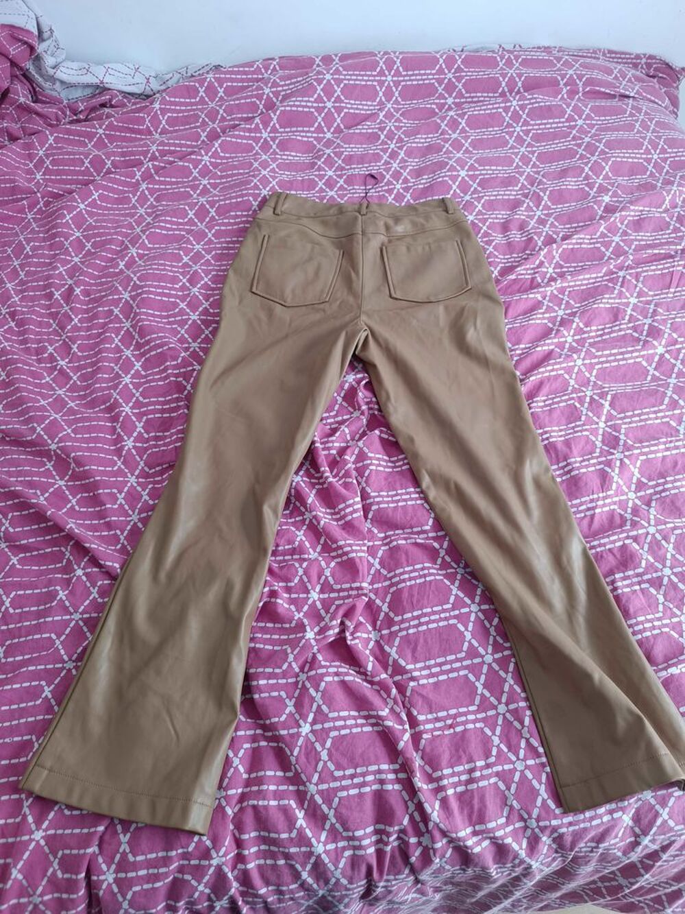 pantalon en excellent &eacute;tat Vtements