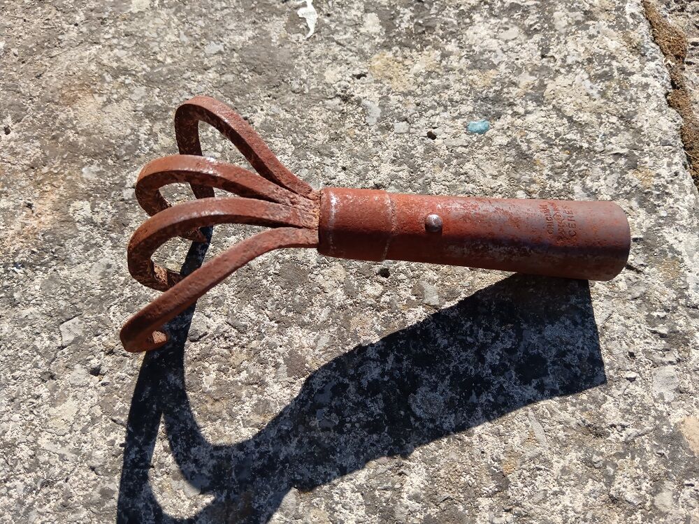 Griffe de jardin en acier forge sans manche marque ceres Bricolage