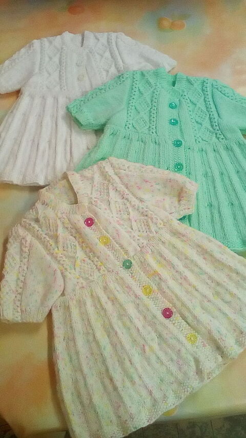 ROBES BEBE  3 -6 MOIS 25 �pernay (51)