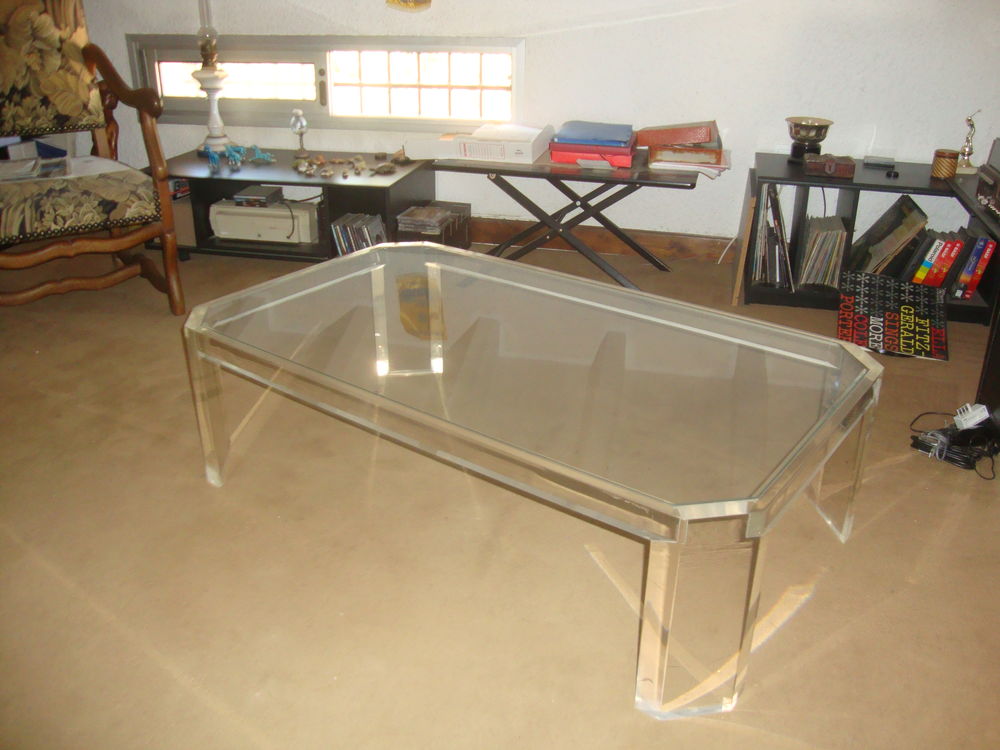 table d'apperitif en verre et plexiglas Meubles