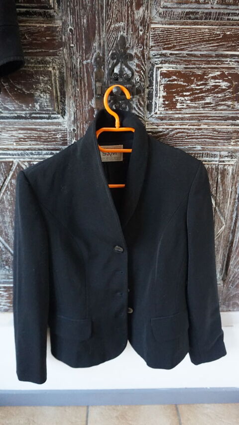 veste 12 Melun (77)
