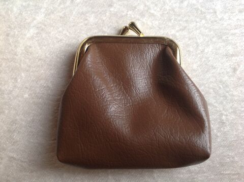 PORTE MONNAIE DOUBL� MARRON ET DOR� Envoi Possible
4 Tr�gunc (29)