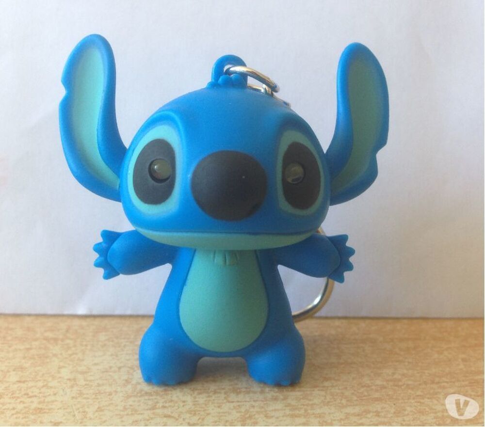 Porte cl&eacute; stitch walt disney bleu yeux lumi&egrave;re led 