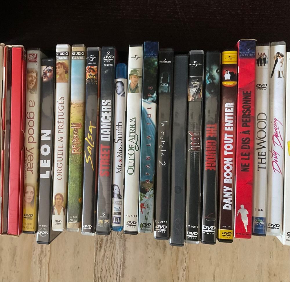 Lot de 34 DVD DVD et blu-ray