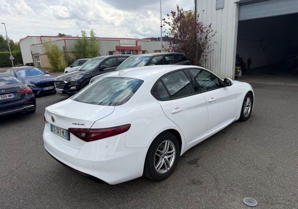 Giulia 2.2 136 ch Business 2017 occasion 10000 Troyes