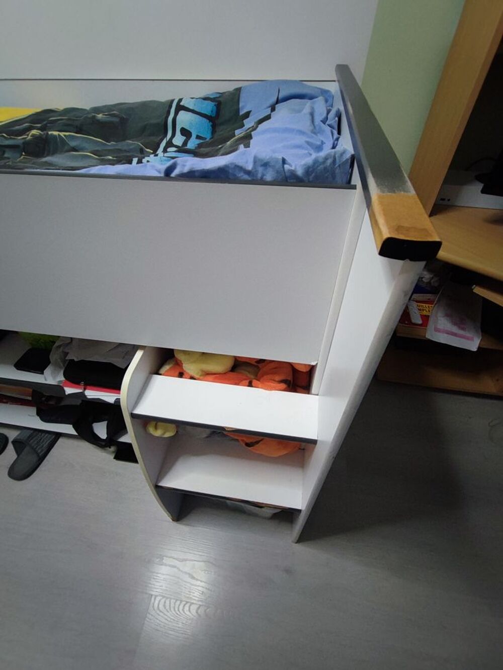 Lit sur&eacute;lev&eacute; une place avec matelas Meubles