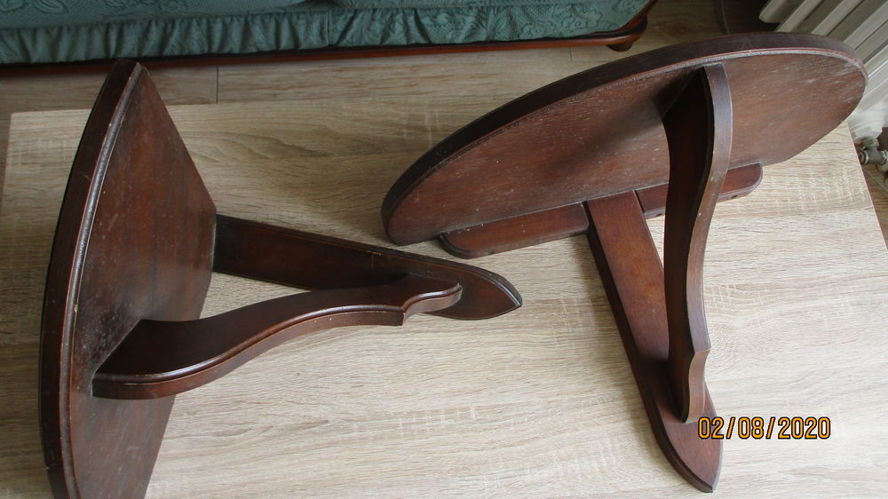 Lot 2 Etag&egrave;res Angles Bois + Supports. Décoration