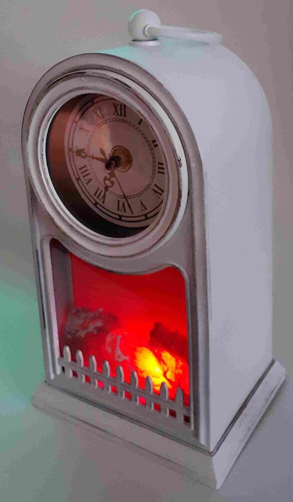Horloge d&eacute;co avec effet chemin&eacute;e ? Lumi&egrave;re led ? Ambiance c Décoration