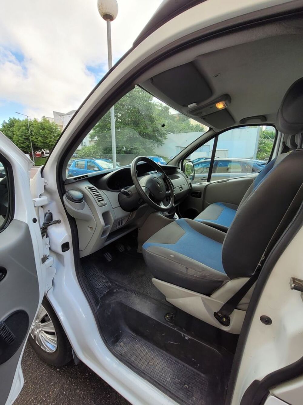 Trafic TRAFIC FGN 2.0 DCI 115 L2H2 1200 KG CONFORT 2013 occasion 21240 Talant