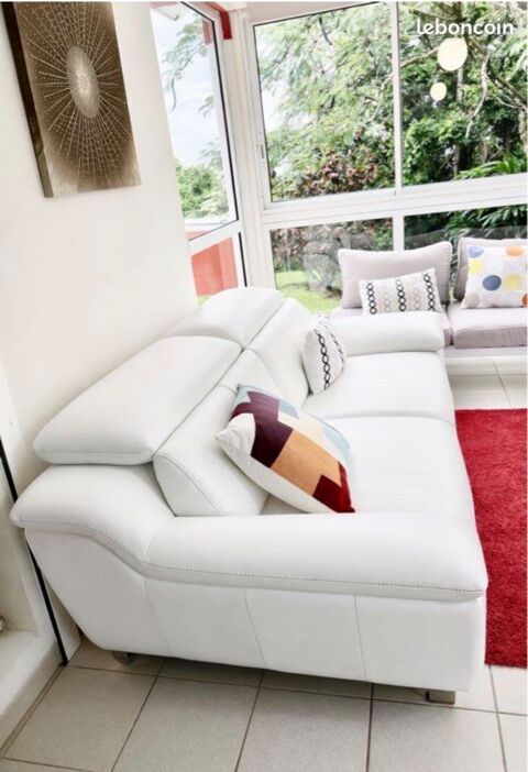 CANAP� 3 places blanc  vrai cuir Crozatier. 800 Gros-Morne (97)
