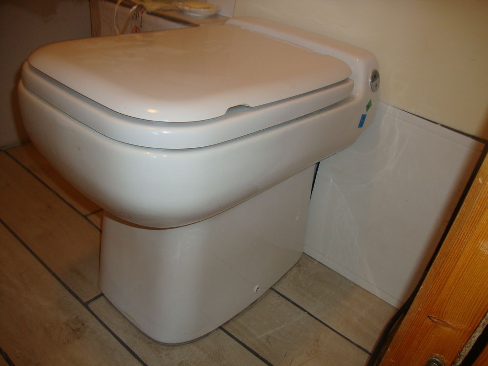 WC Compact cuvette avec broyeur int&eacute;gr&eacute; Electroménager