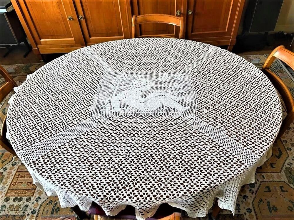 Nappe ronde neuve blanche faite main au crochet 280 cm diam Décoration