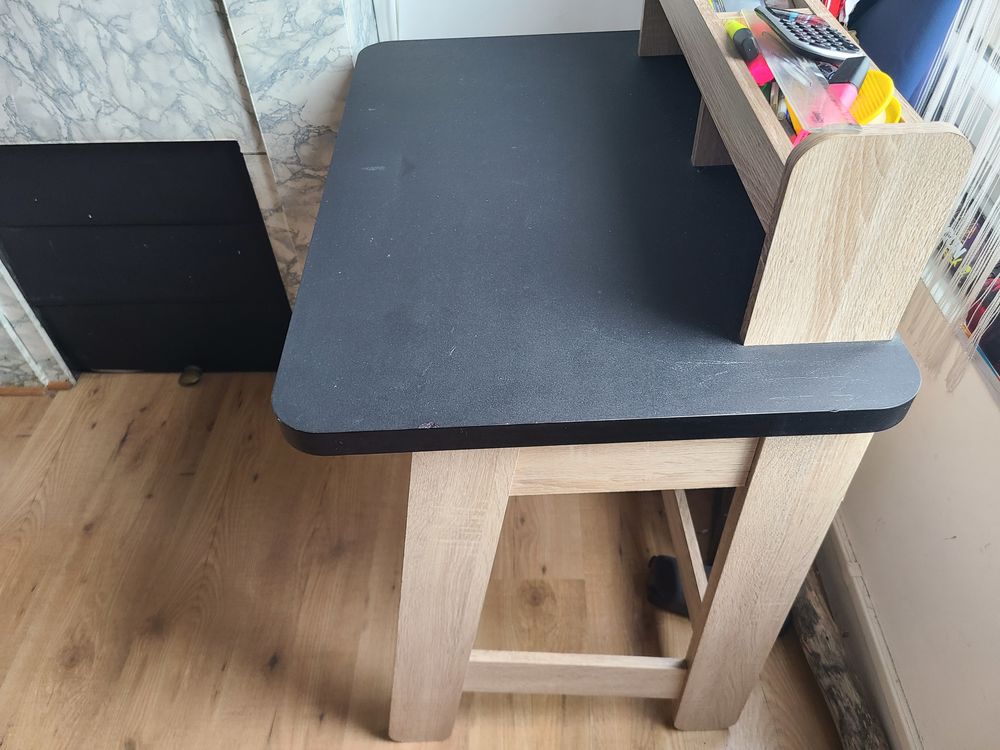 Bureau
Meubles