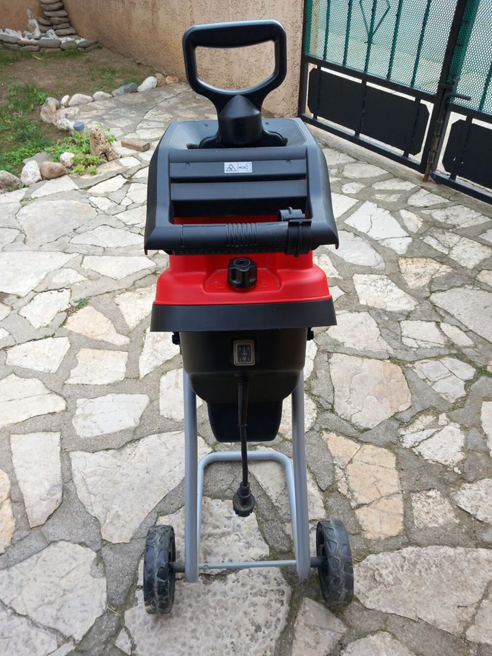 Broyeur de v&eacute;g&eacute;taux &eacute;lectrique Jardin