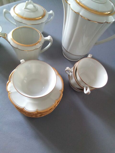 Service �  caf� Porcelaine 10 Toulon (83)