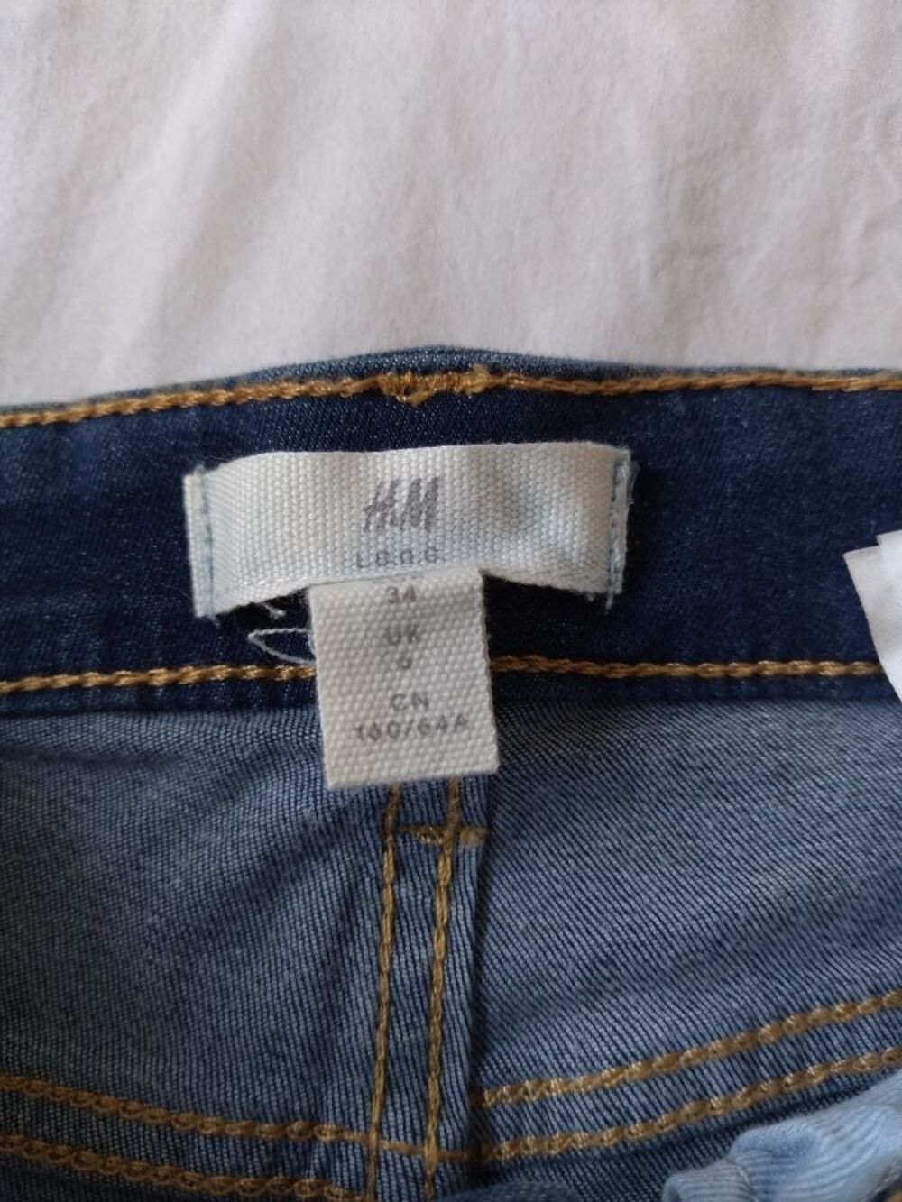 Jeans neuf Vtements