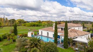 Maison 7 pièces 250 m² · à Carignan-de-Bordeaux · 250 m² · 800 000 €