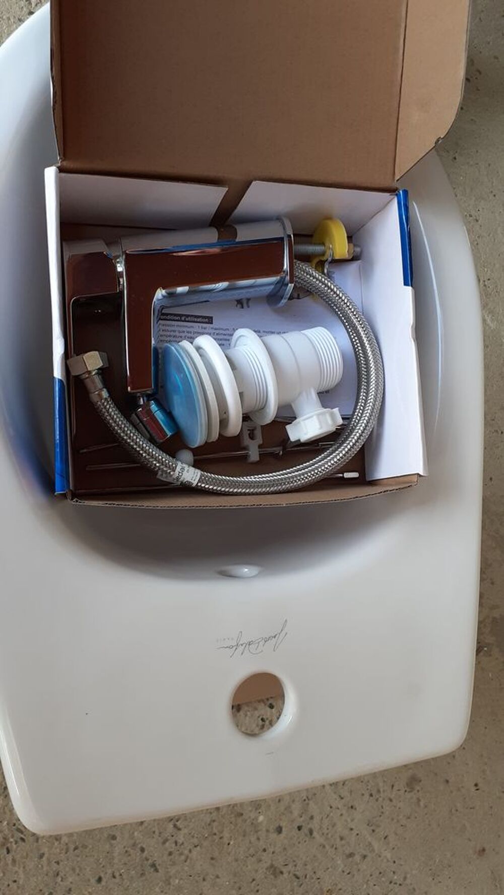 Bidet avec mitigeur neuf. Bricolage