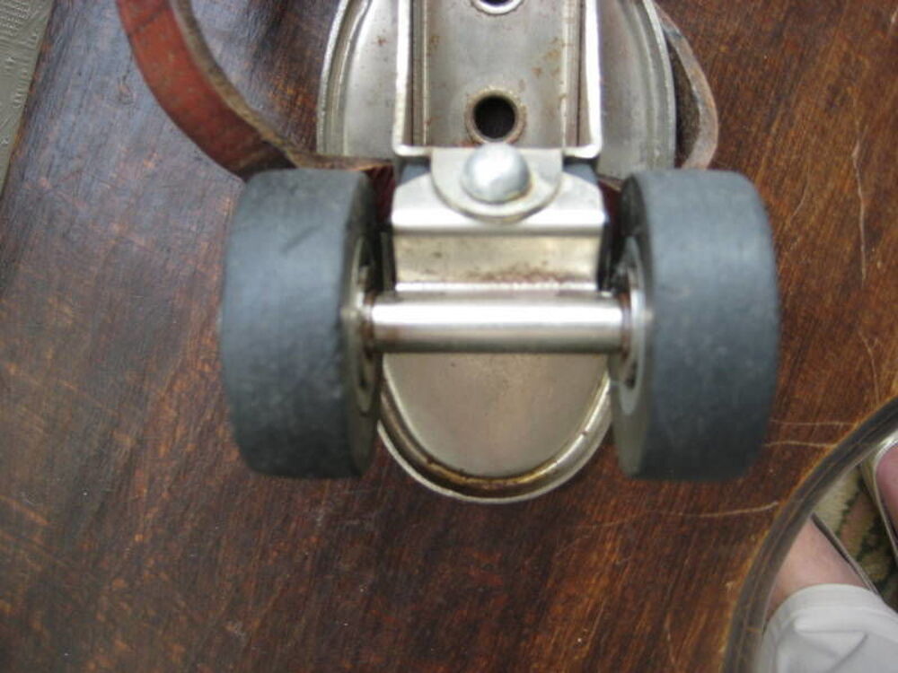 PATINS A ROULETTES 