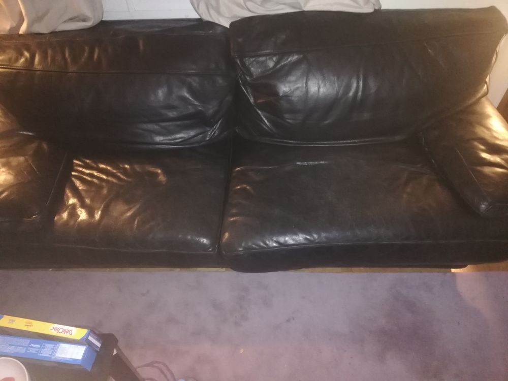 Canape en cuir Roche Bobois en bon etat pour une deuxieme. Meubles