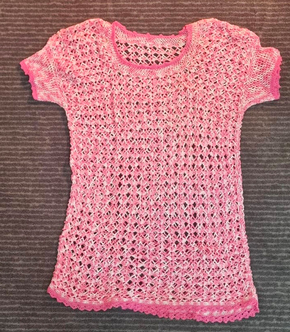 de T-shirts fait main en crochet Vêtements