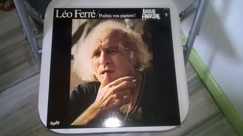 Vinyle Leo Ferre
Po&egrave;tes vos papiers !
1970
Excellent etat CD et vinyles