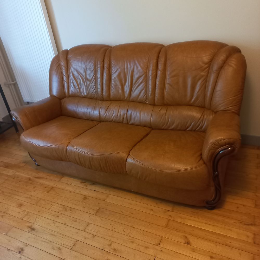 Canape et 2 fauteuil en cuir Meubles
