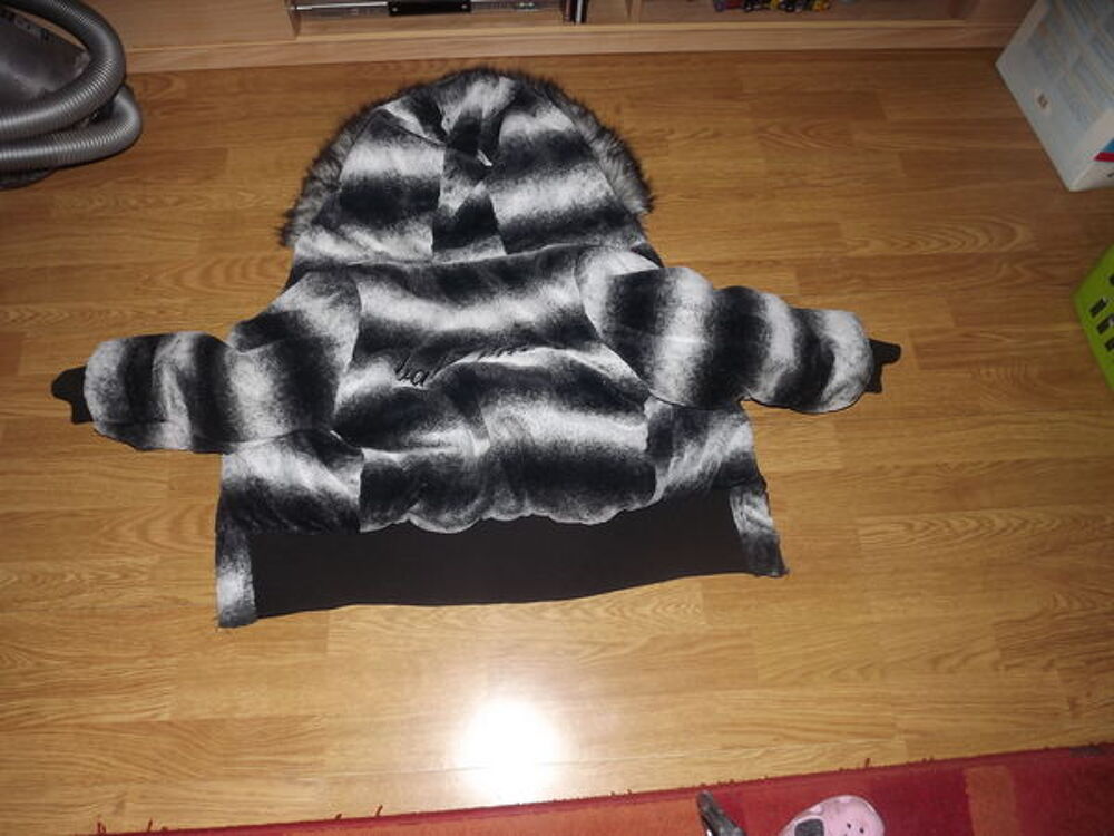 VESTE CAPUCHE FILLE Vêtements