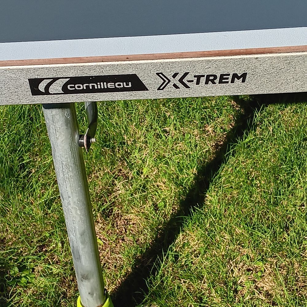 table de ping pong CORNILLEAU
X TREM Outdoor + housse 
Sports